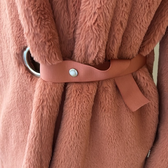 ICHI | Tavana Plush Faux Fur Coat - Picture 3 of 7